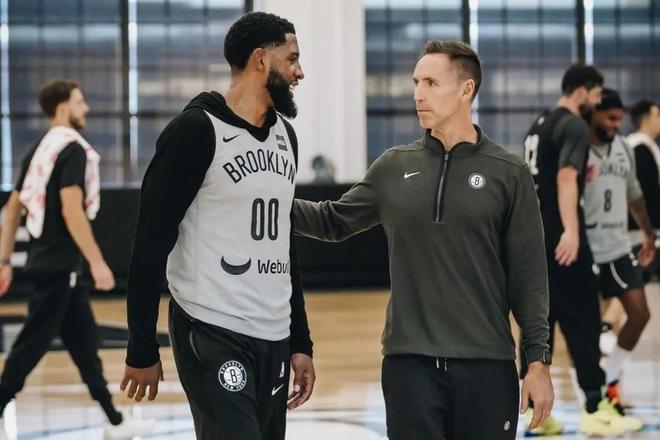 赛前的场上 赛前的场上